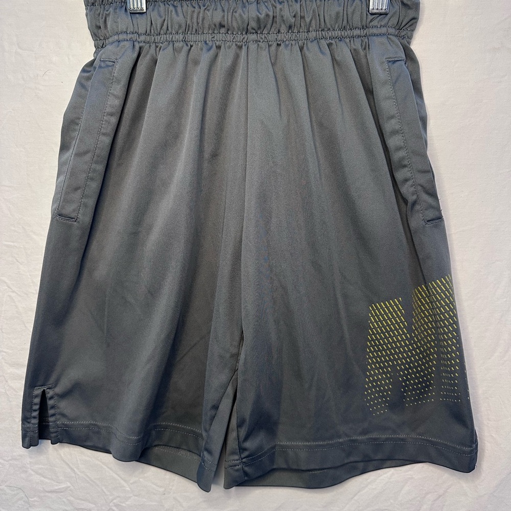 Nike Dri-FIT Gray Athletic Shorts Elastic Waist Training Gym Running, Youth Med